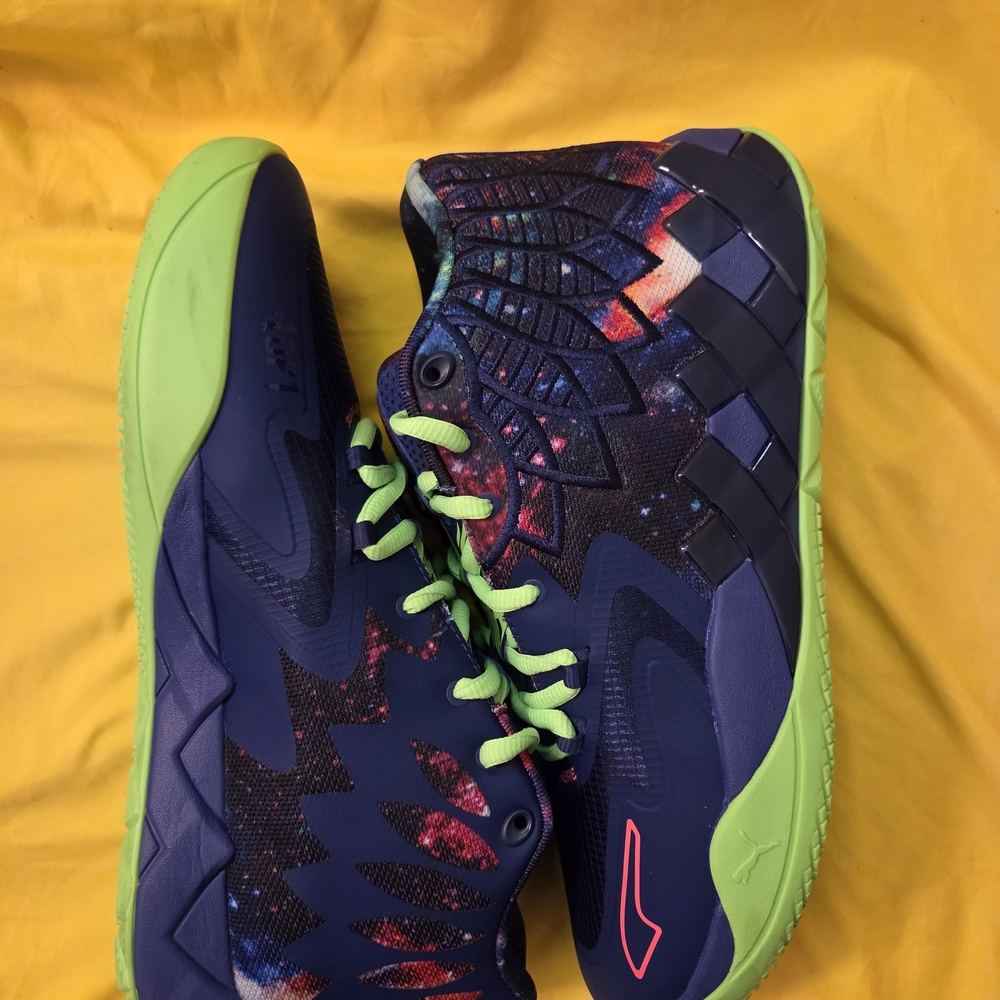 LaMelo Galaxy (Worn) Original Box - Picture 2 of 8